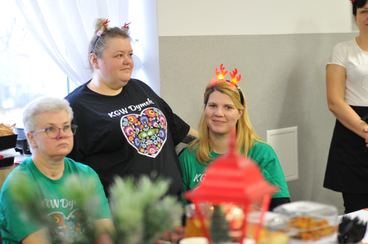 „Z tradycją i ze smakiem” w Ostrówku. Stoiska odwiedziły dziesiątki mieszkańców regionu
